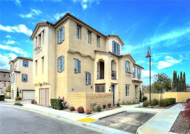 1st image of 443 Stratus Ln #4, Simi Valley, CA 93065 | MLS# SR26084409