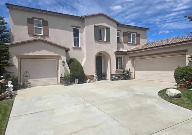 Photo 3 of Single family home for sale at 31043 Tiverton, Menifee, CA 92584 | MLS# SW26084782 | Listing updated on 2026-09-27