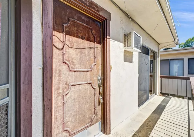 3rd image of 1840 Camden, Los Angeles, CA 90025