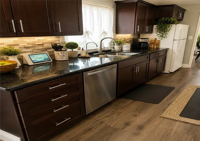 Photo 4 of Single family home for sale at 26811 Sol Ct, Hemet, CA 92544 | MLS# MB26084706 | Listing updated on 2026-09-30