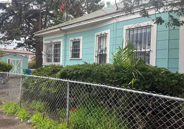 Homes for sale in Richmond, CA | 230 Nevin Ave, Richmond, CA 94801 | MLS# 41131619