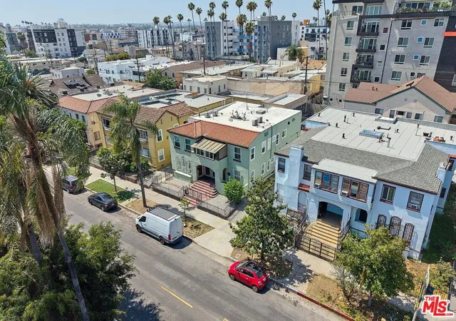2nd image of 905 S Catalina St, Los Angeles, CA 90006 | MLS# 26701887