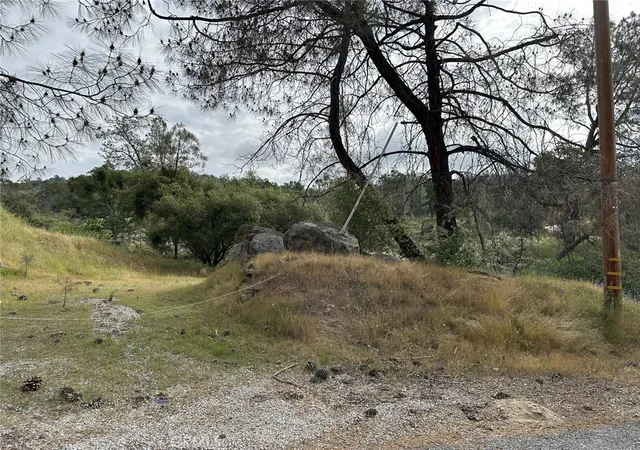 5th image of 0 Oak Grove Ct E, Coarsegold, CA 93614 | MLS# FR26085197