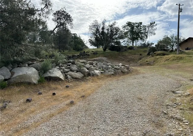 6th image of 0 Oak Grove Ct E, Coarsegold, CA 93614 | MLS# FR26085197
