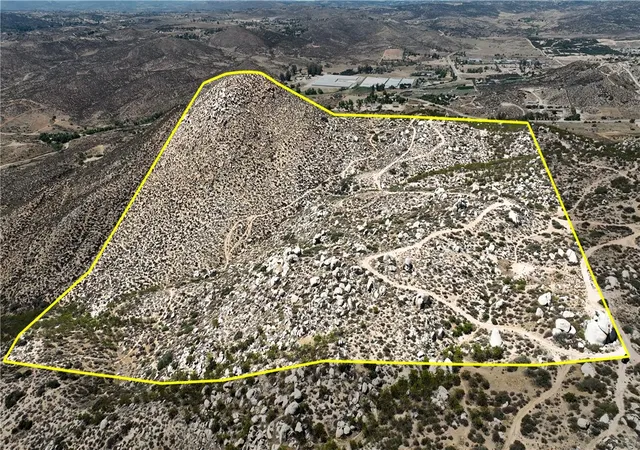 3rd image of 11 Sage Rd, Sage, CA 92544 | MLS# SW26081743