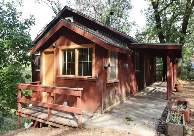 2nd image of 17327 Bay Leaf Rd, Middletown, CA 95461 | MLS# LC26078426