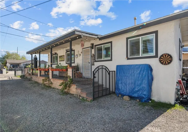 1st image of 318 Sycamore Street, Santa Paula, CA 93060 | MLS# SR26084923
