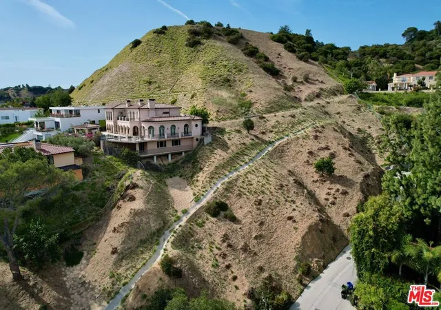 Photo 3 of Land for sale at 2521 Nottingham, Los Angeles, CA 90027 | MLS# 26753009 | Listing updated on 2026-04-28