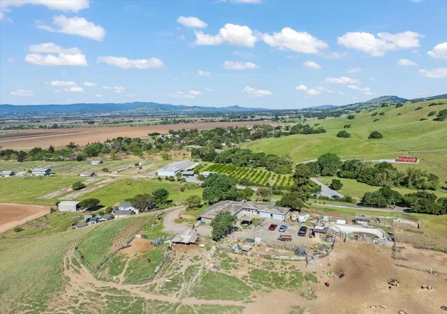 Homes for sale in Gilroy, CA | 4180 Canada Rd, Gilroy, CA 95020 | MLS# ML82043808