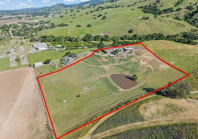 Homes for sale in Gilroy, CA | 4180 Canada Rd, Gilroy, CA 95020 | MLS# ML82043808