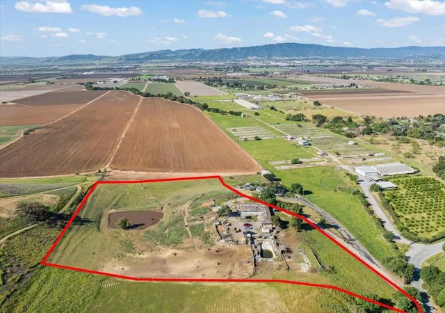 Homes for sale in Gilroy, CA | 4180 Canada Rd, Gilroy, CA 95020 | MLS# ML82043808
