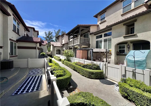 Photo 2 of Condo for sale at 33700 Willow Hvn, Murrieta, CA 92563 | MLS# SW26081800 | Listing updated on 2026-09-11