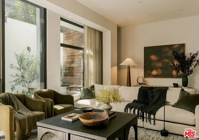 Listing Photo 1 - Condo for sale in building located at 702 N Doheny Dr, West Hollywood, CA 90069 - Unit #TH25