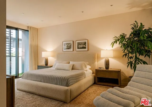 Listing Photo 5 - Condo for sale in building located at 702 N Doheny Dr, West Hollywood, CA 90069 - Unit #TH25