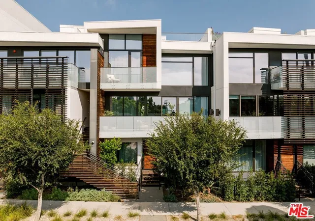 Homes for sale in West Hollywood, CA | 702 N Doheny Drive, West Hollywood, CA 90069 | Houzeo