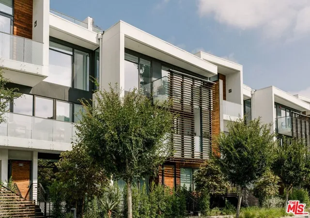 Homes for sale in West Hollywood, CA | 702 N Doheny Dr #TH12, West Hollywood, CA 90069 | MLS# 26740087