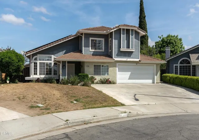 Photo 4 of Single family home for sale at 3700 Tracey Ct, Bakersfield, CA 93311 | MLS# V1-35913 | Listing updated on 2026-06-26