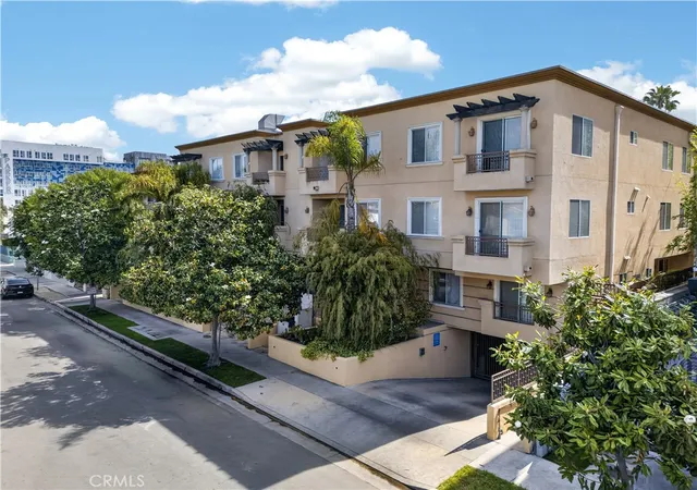 Photo 2 of Condo for sale at 1444 S Point View St #307, Los Angeles, CA 90035 | MLS# SR26085510 | Listing updated on 2026-07-08