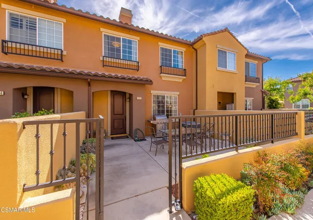 1st image of 332 E Hilltop Wy, Thousand Oaks, CA 91362 | MLS# 226001816