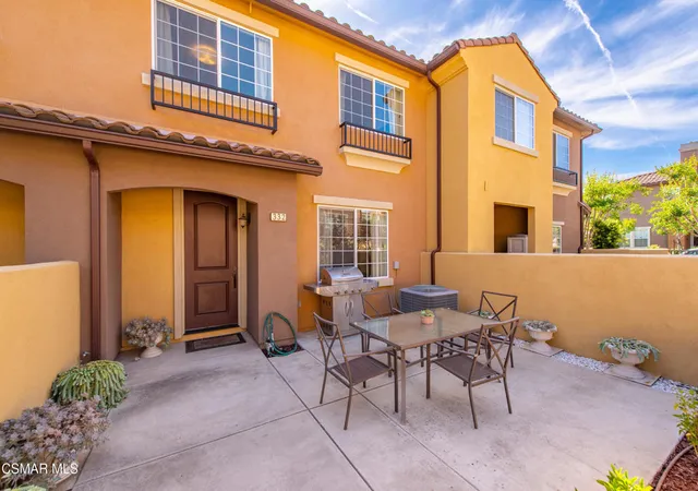 2nd image of 332 E Hilltop Wy, Thousand Oaks, CA 91362 | MLS# 226001816