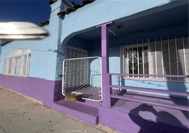 2nd image of 6812 S Hoover, Los Angeles, CA 90044 | MLS# IV26085597