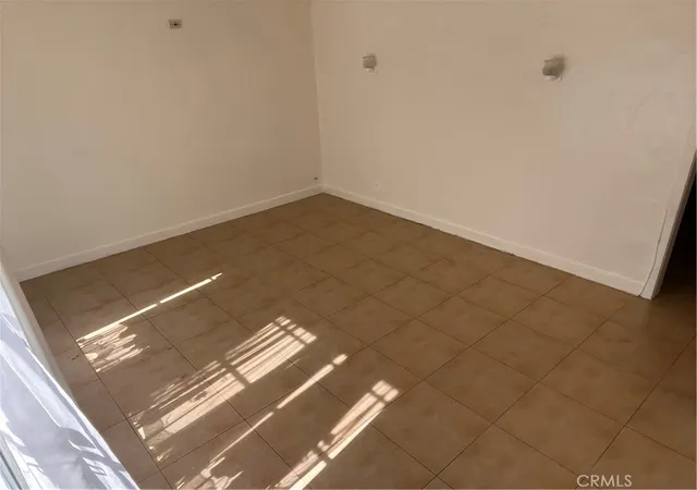31st image of 6812 S Hoover, Los Angeles, CA 90044 | MLS# IV26085597