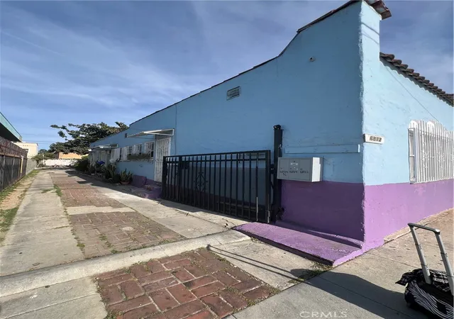 3rd image of 6812 S Hoover, Los Angeles, CA 90044 | MLS# IV26085597