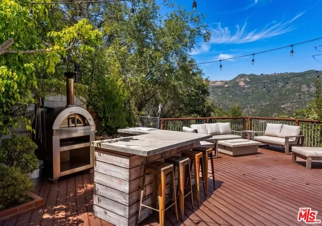 2nd image of 26232 Idlewild Wy, Malibu, CA 90265 | MLS# 26753451