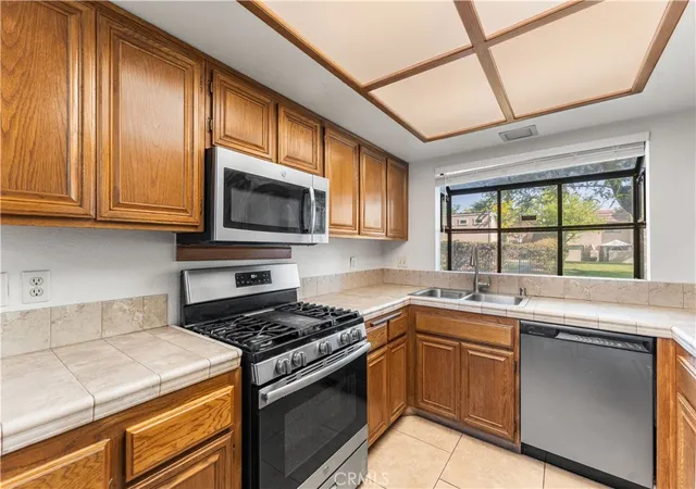 image of 422 W Ave J5, Lancaster, CA 93534