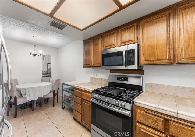 image of 422 W Ave J5, Lancaster, CA 93534