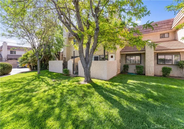 3rd image of 422 W Avenue J5 #32, Lancaster, CA 93534 | MLS# SR26085636