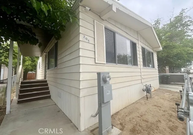 Photo 2 of Manufactured home for sale at 45800 Challenger Way #205, Lancaster, CA 93535 | MLS# SR26085646 | Listing updated on 2026-09-23