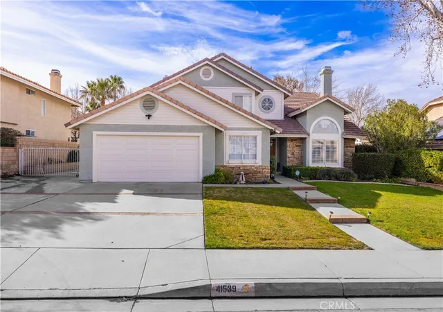 Photo 2 of Single family home for sale at 41539 Sandalwood Pl, Lancaster, CA 93536 | MLS# SR26085523 | Listing updated on 2026-09-24