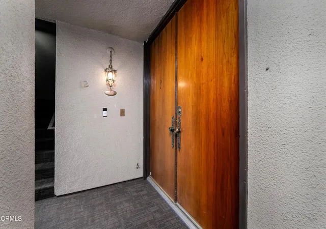 Homes for sale in Pasadena, CA | 380 S Orange Grv Blvd, Pasadena, CA 91105