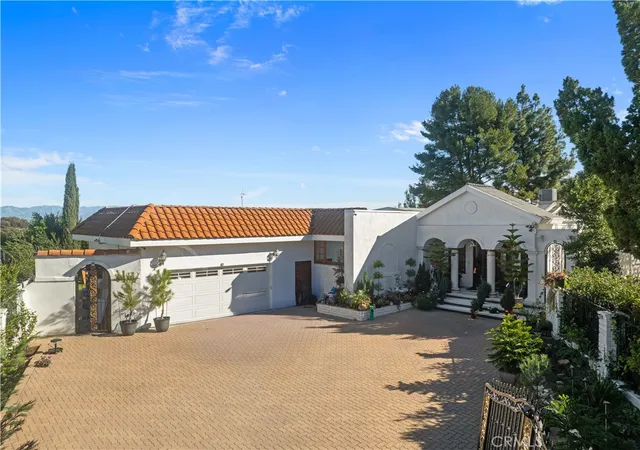 3rd image of 16015 Jeanne Ln, Encino, CA 91436 | MLS# SR26085302