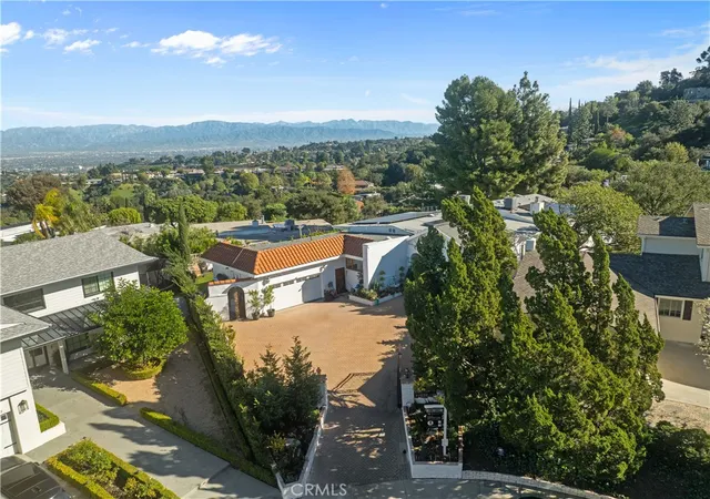 4th image of 16015 Jeanne Ln, Encino, CA 91436 | MLS# SR26085302