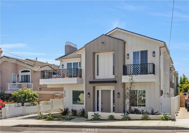 Photo 2 of Townhouse for sale at 2420 Ives Ln #B, Redondo Beach, CA 90278 | MLS# SB26085898 | Listing updated on 2026-10-07