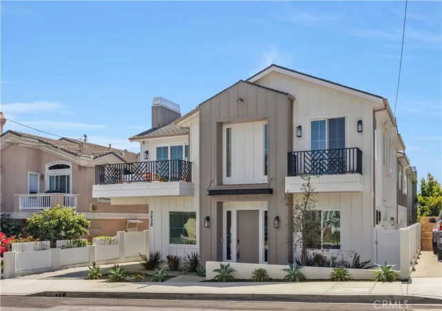 2nd image of 2420 Ives Ln #B, Redondo Beach, CA 90278 | MLS# SB26085898