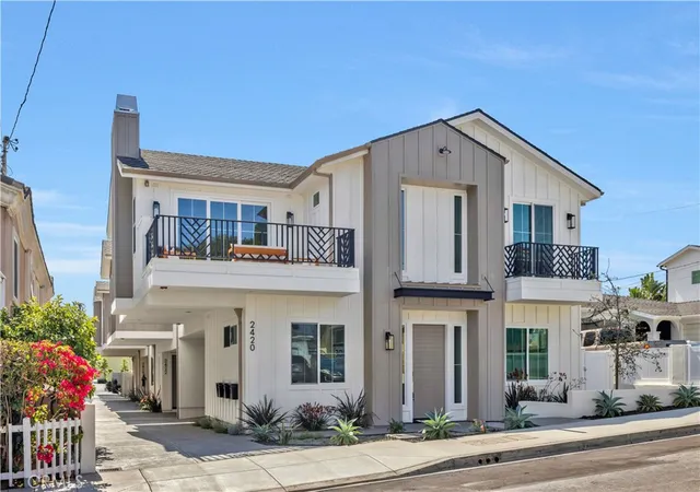 3rd image of 2420 Ives Ln #B, Redondo Beach, CA 90278 | MLS# SB26085898