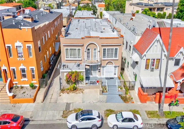 13th image of 139 S Manhattan, Los Angeles, CA 90004 | MLS# DW26085689