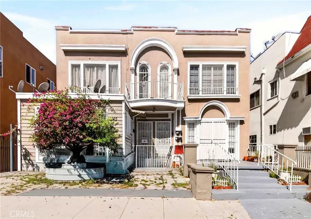 2nd image of 139 S Manhattan, Los Angeles, CA 90004 | MLS# DW26085689