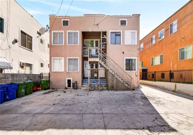 4th image of 139 S Manhattan, Los Angeles, CA 90004 | MLS# DW26085689