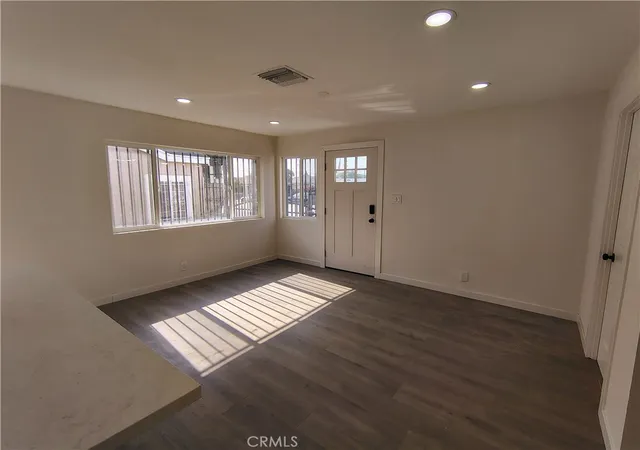 1st image of 231 E Century, Los Angeles, CA 90003 | MLS# DW26086130