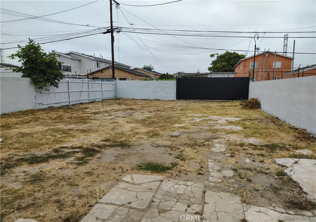 29th image of 231 E Century, Los Angeles, CA 90003 | MLS# DW26086130