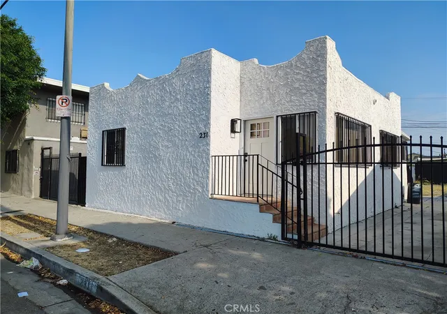 2nd image of 231 E Century, Los Angeles, CA 90003 | MLS# DW26086130