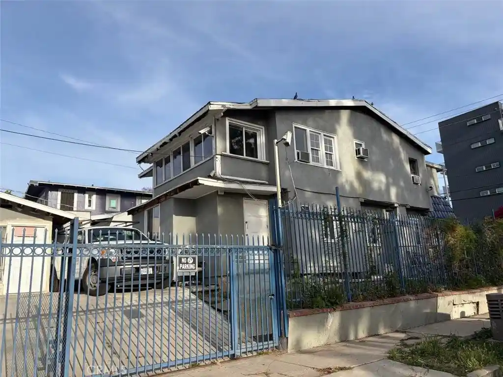 Photo 1 of Single family home for sale at 4917 Melrose, Los Angeles, CA 90029 | MLS# SR26086224 | Listing updated on 2026-07-19
