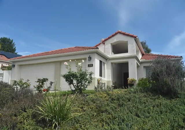 Homes for sale in Bonsall, CA | 5436 Fairgreen Wy, Bonsall, CA 92003 | MLS# NDP2603821