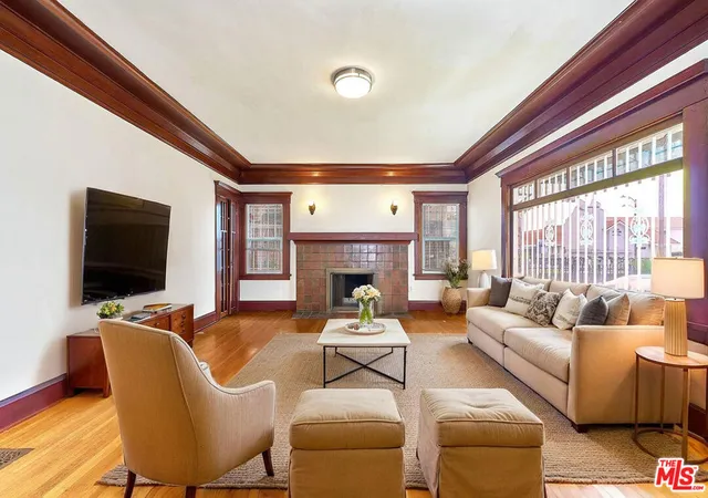 2nd image of 1016 S Oxford Ave, Los Angeles, CA 90006 | MLS# 26716761