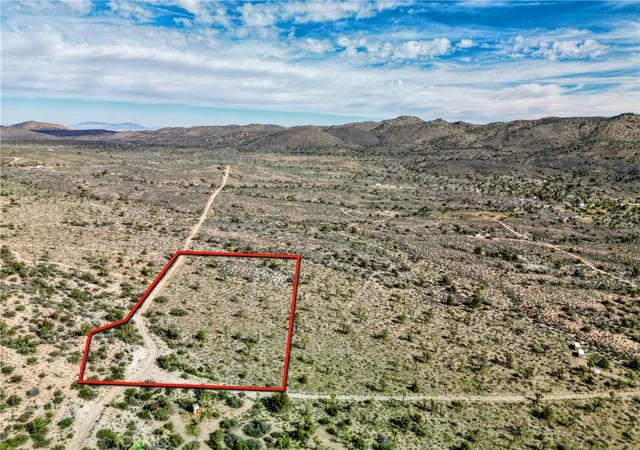2nd image of 27 Vista Rd, Pioneertown, CA 92356 | MLS# JT26086481