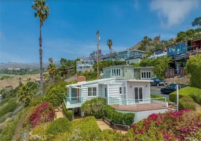 3rd image of 122 Spindrift Ln, Rancho Palos Verdes, CA 90275 | MLS# SW26086534